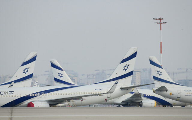 Израел започна да възобновява полетите с други страни