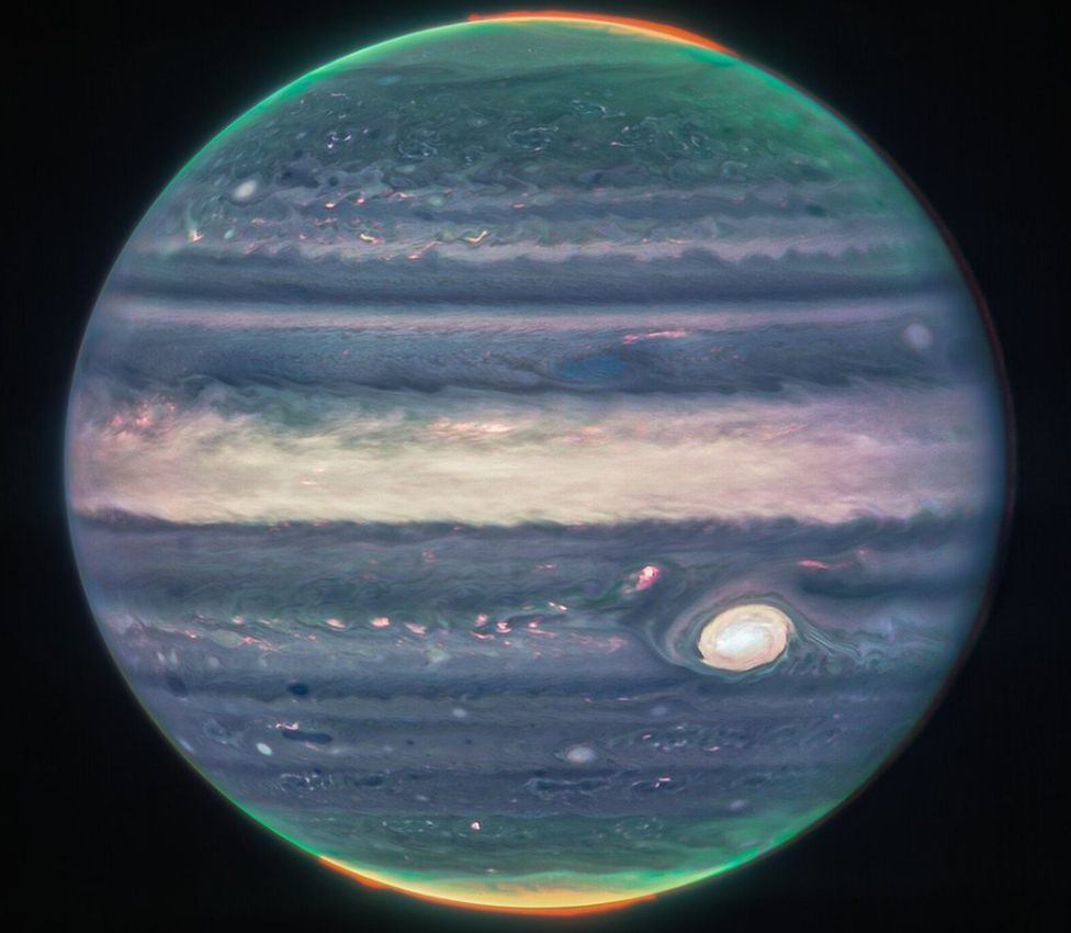 Космическият телескоп „Джеймс Уеб“ разкри „невероятни“ гледки към Юпитер