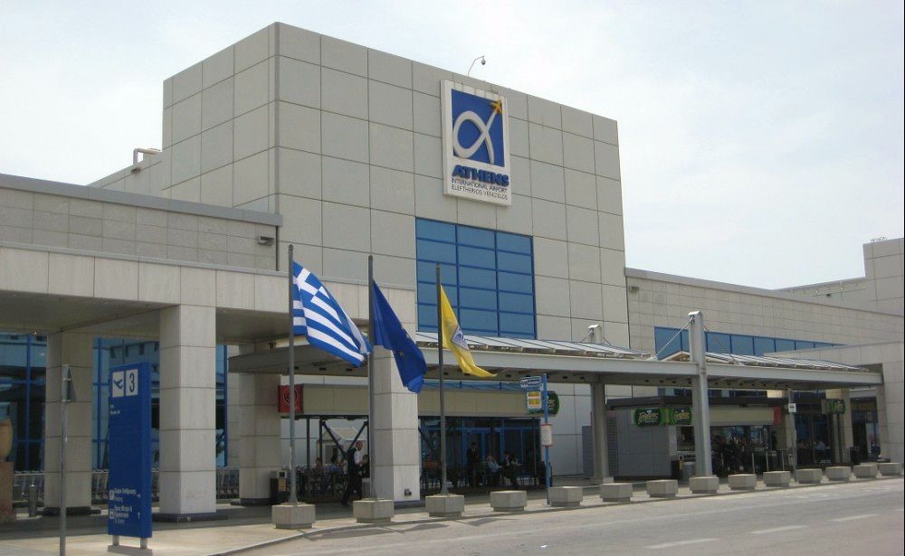 Ryanair затваря базата си на летището в Атина през зимата