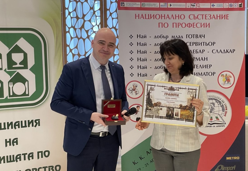 Министър Илин Димитров откри Националното състезание по професии в сферата на туризма 2023 в курорта Албена